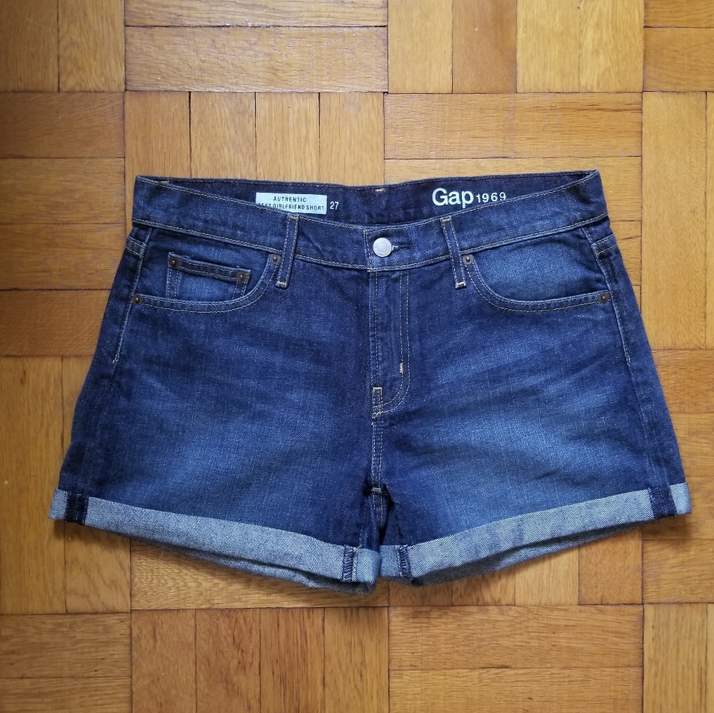 GAP shorts